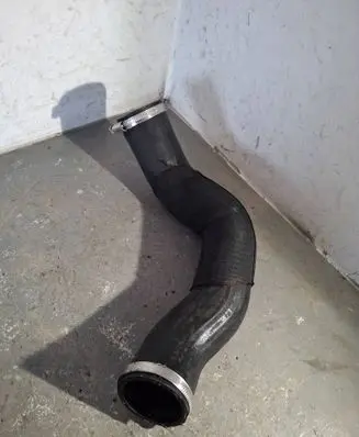 Audi Q7 4M Intercooler pipe mounting bracket 4M0145732M 4H0145737M