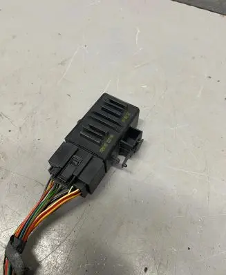 Seat Ibiza IV (6J,6P) Seat heating relay 6R0959772A