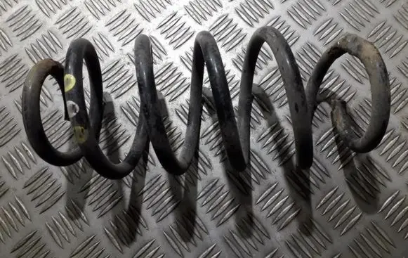Toyota Auris 150 Rear coil spring