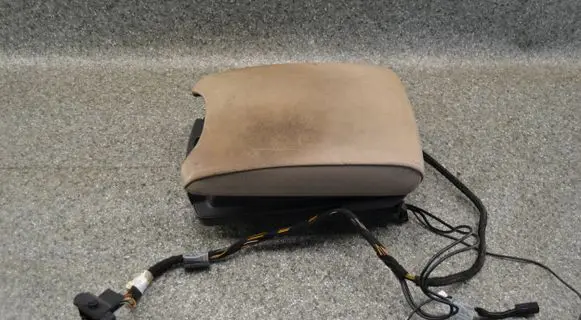 BMW X5 E53 Armrest 693756201 04110386a