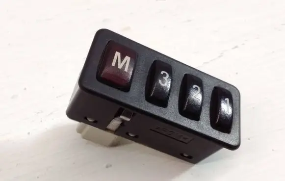 BMW 7 E38 Seat memory switch 8352160