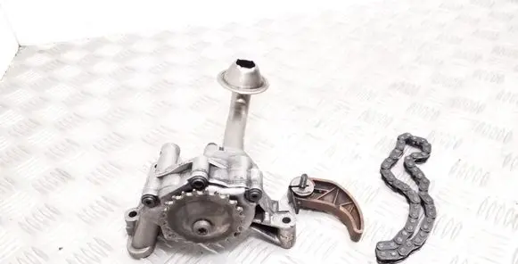Volkswagen Golf V Oil pump 03G115105