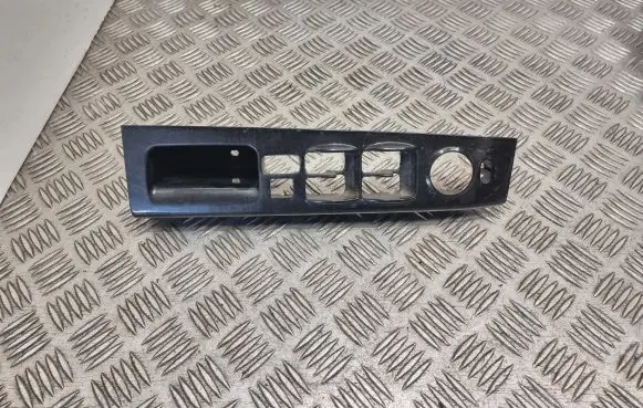 KIA Sorento Front door window switch trim 478494