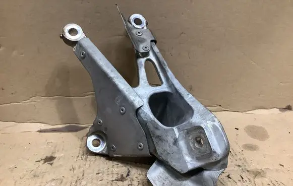 BMW M4 F82 F83 Engine mounting bracket 2284204