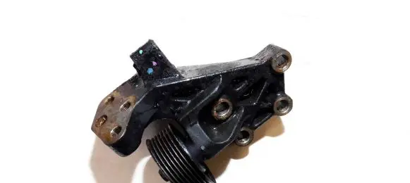 Toyota Avensis T270 Engine mounting bracket 123150r020