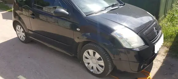 Citroen C2 Front door window/glass (coupe) 