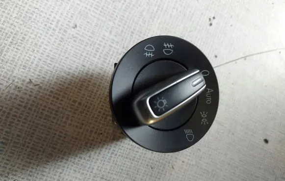 Volkswagen Golf VI Light switch 3C8941431A