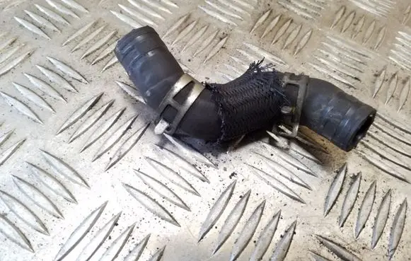 Toyota Avensis T270 Engine coolant pipe/hose