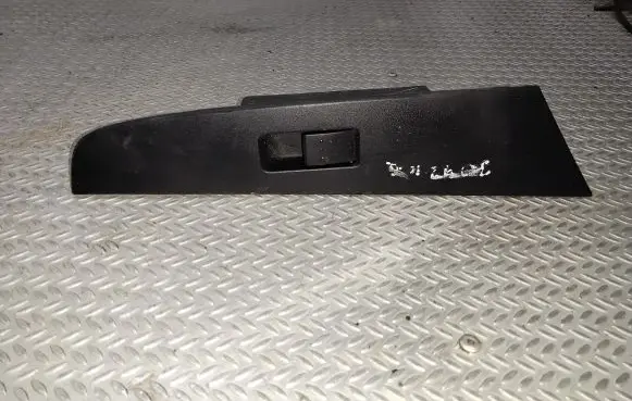 Mazda 3 I Electric window control switch 03123110 BP4L66380
