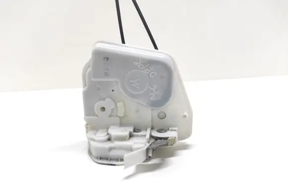 Mazda 6 Front door lock A0697