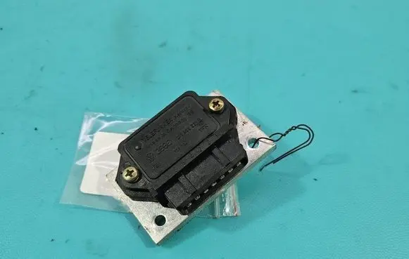 Audi 80 90 B3 Ignition amplifier control unit 211905351D IMPRK1502917