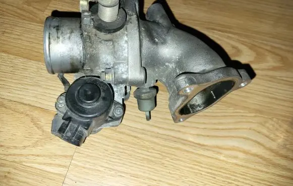 Toyota Corolla E120 E130 Throttle valve 8967221020