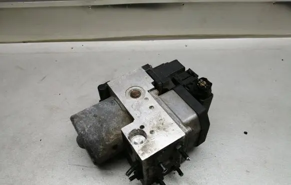 Audi A6 S6 C5 4B ABS Pump 8E0614111C 0265220411 0273004285