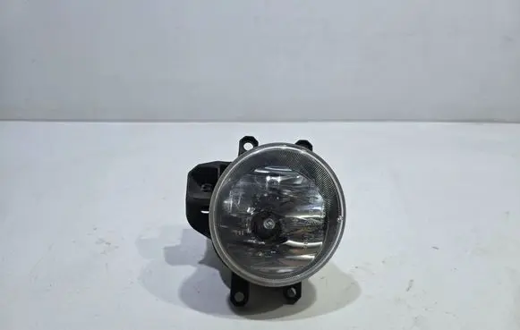 Toyota Auris E180 Front fog light 90008497 9500 8122002110