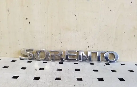 KIA Sorento Manufacturers badge/model letters 
