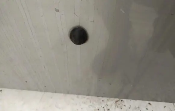 Windshield washer spray nozzle