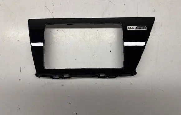 KIA Niro Radio/GPS head unit trim 84740G5000 00110AFFAJ
