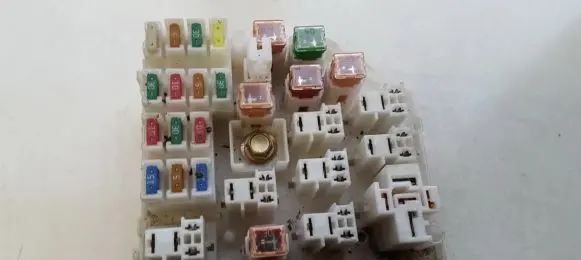 Toyota RAV 4 (XA20) Fuse box set