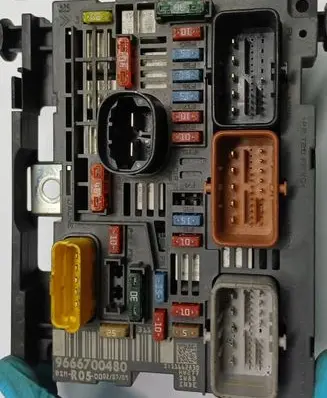 Peugeot Partner BSM Control unit 9666700480 BSMR0500 R05