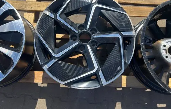 BYD Seal R19 alloy rim EKEB3101010