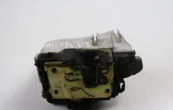 Seat Ibiza II (6k) Rear door lock 1HM862154A