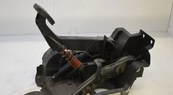 Mercedes-Benz C W203 Pedal assembly A2032900419