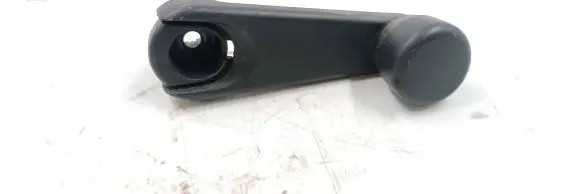 BMW 3 E46 Rear door window winding handle 81225032
