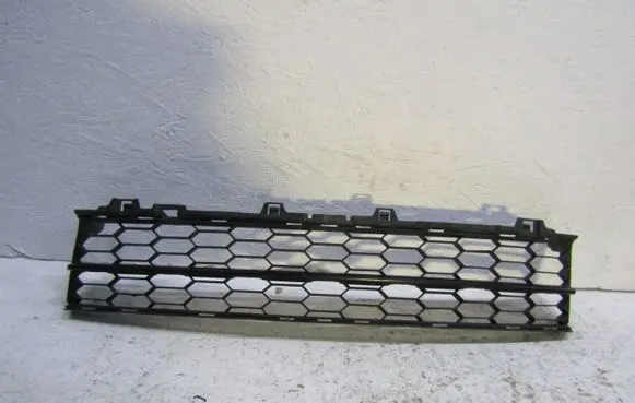 Skoda Superb B8 (3V) Front bumper lower grill 3V0853677