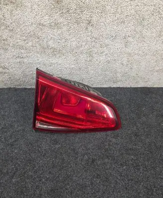 Tailgate rear/tail lights