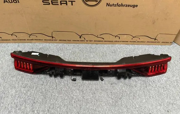Audi Q8 Tailgate rear/tail lights 4M8945095Q 90184888