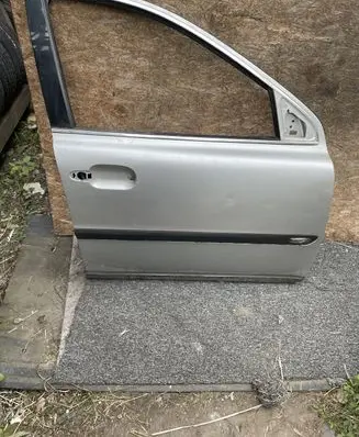 Volvo XC90 Front door