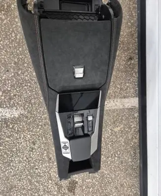Citroen DS4 Center console 