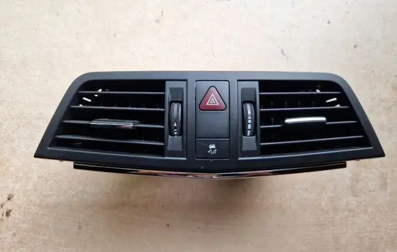 Mercedes-Benz E C207 W207 Dash center air vent grill A2078300054 251922002 251822001