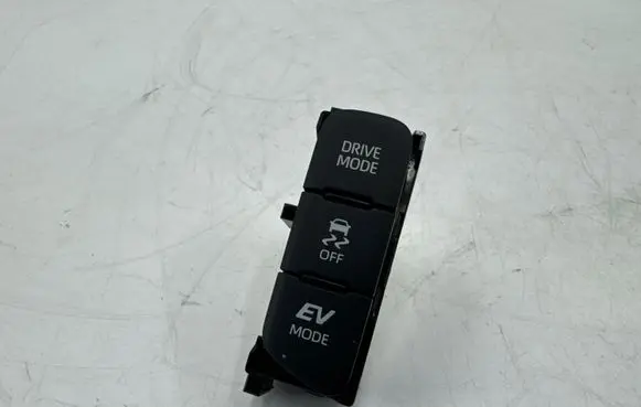 Toyota Yaris Cross Multifunctional control switch/knob M81303