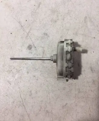 Audi 100 S4 C4 Fuel tank cap lock motor 4A0862153C