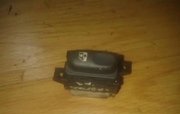 Renault Laguna I Electric window control switch 047