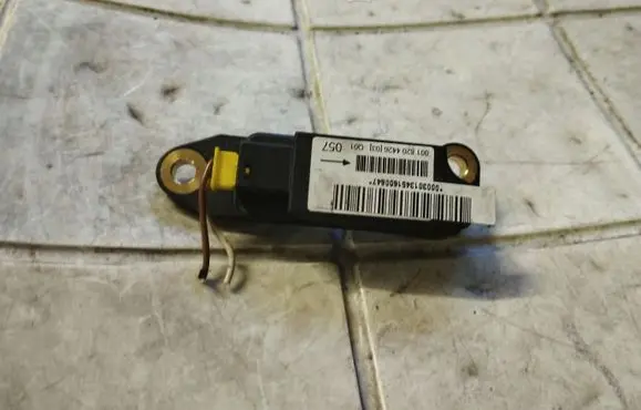Mercedes-Benz C W203 Airbag deployment crash/impact sensor 0018204426