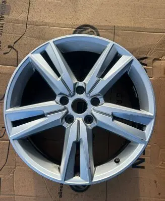 Seat Ateca R18 alloy rim 575601025G