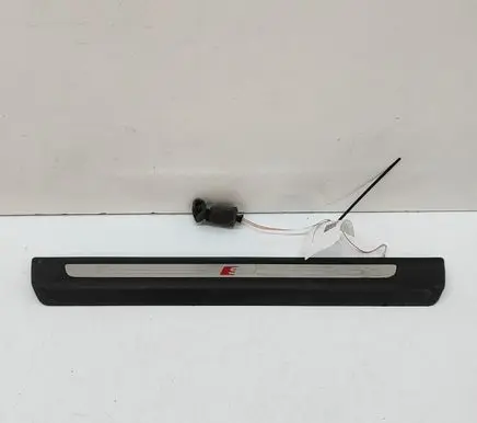 Audi Q8 Front sill trim cover 4M8947405A