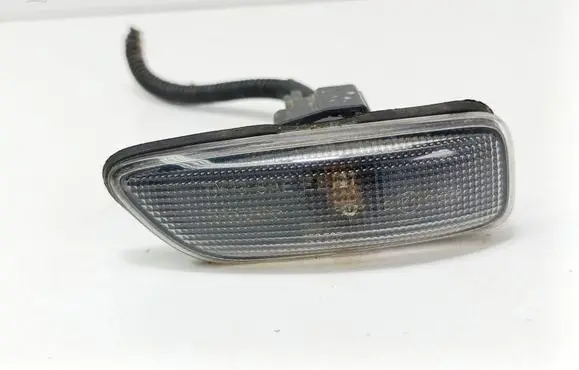 Volvo XC70 Front fender indicator light 30722643