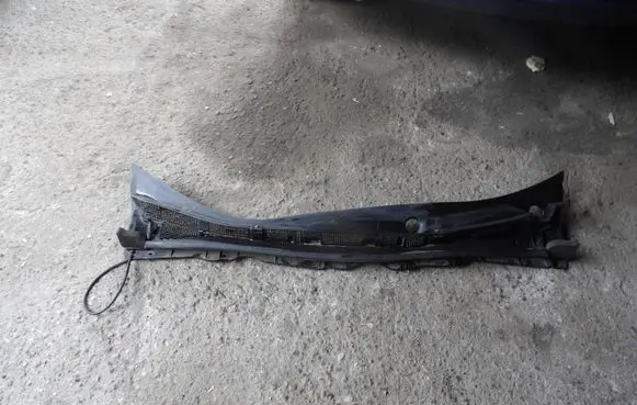 Infiniti FX Wiper trim 668625SA0A 185311E100