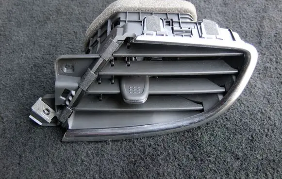 Opel Mokka X Dashboard side air vent grill/cover trim 42570818