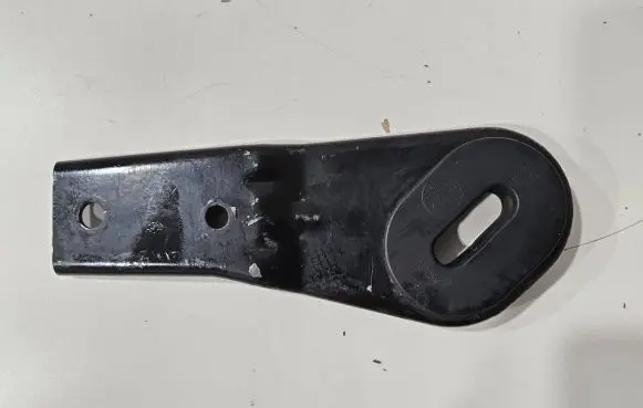Radiator mount bracket