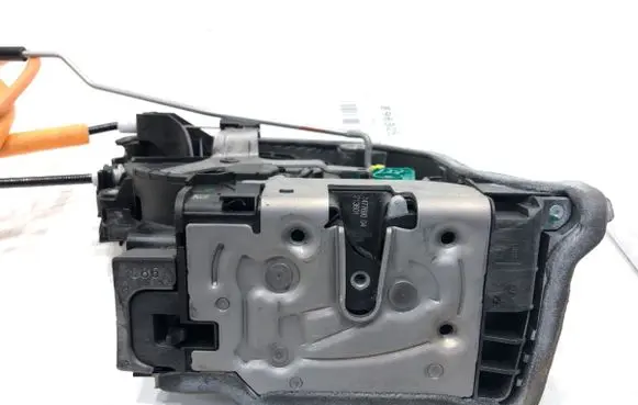 BMW 5 G30 G31 G38 Rear door lock 7477690