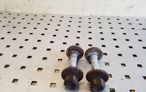 Volkswagen Touareg I Rear suspension camber bolt 