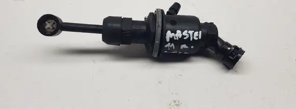Renault Master III Clutch master cylinder 8200673234