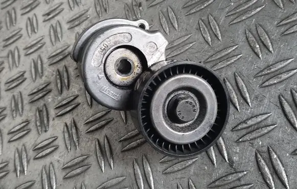 Opel Zafira B Alternator belt tensioner 05061000