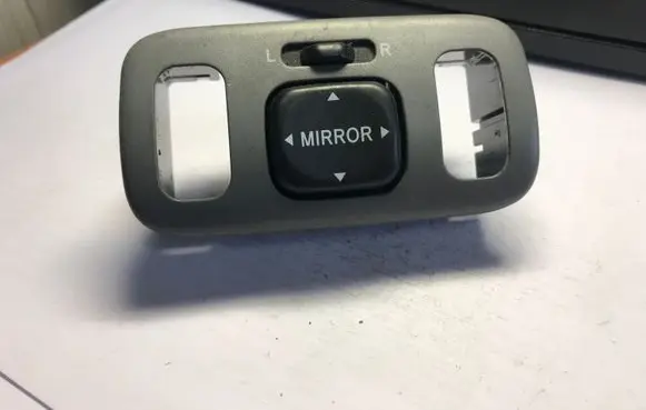 Toyota Yaris Wing mirror switch