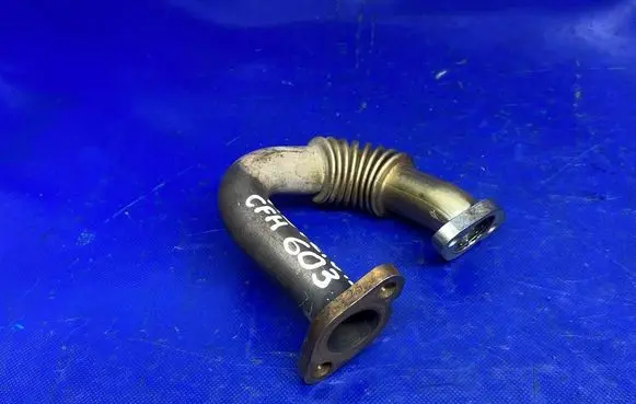Volkswagen PASSAT B7 EGR valve line/pipe/hose 03P131521B