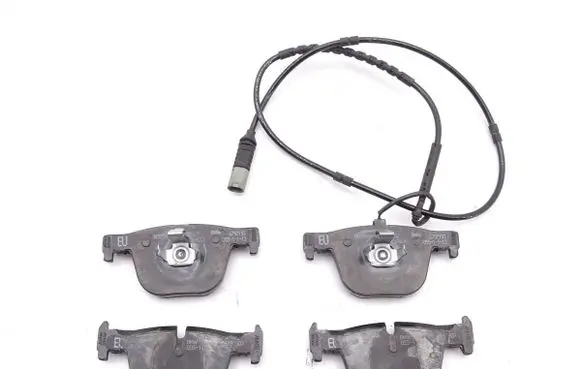 BMW 4 F32 F33 Brake pads (rear) 6792193
